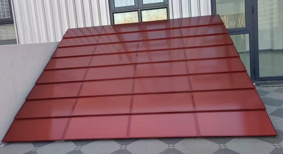 Длинноразмерная черная монокристаллическая солнечная крыша плитка - высокомощная панель мощностью 105 Вт с эффективностью 188 Вт / м2